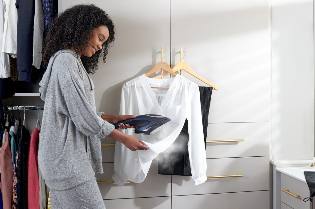 Jak odświeżyć ubranie bez prania - odświeżanie ubrań parą